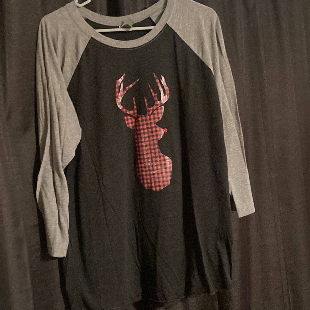 Reindeer tee